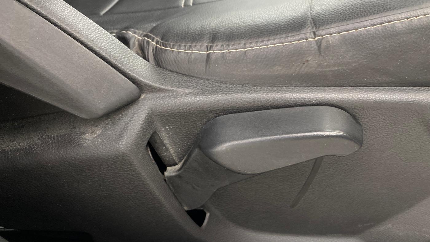 2017 Ford Figo Aspire TITANIUM 1.5 PETROL AT, Petrol, Automatic, 25,023 km, Driver Side Adjustment Panel