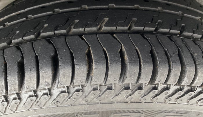 2017 Ford Figo Aspire TITANIUM 1.5 PETROL AT, Petrol, Automatic, 24,853 km, Left Rear Tyre Tread