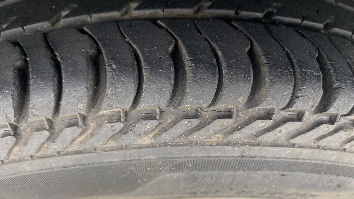 2017 Ford Figo Aspire TITANIUM 1.5 PETROL AT, Petrol, Automatic, 25,023 km, Right Rear Tyre Tread