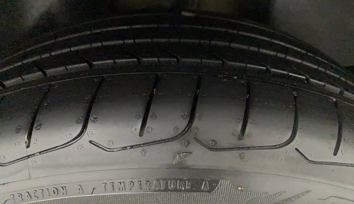 2017 Jeep Compass LIMITED 1.4 PETROL AT, Petrol, Automatic, 96,222 km, Left Rear Tyre Tread