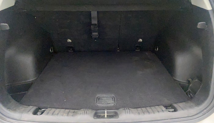 2017 Jeep Compass LIMITED 1.4 PETROL AT, Petrol, Automatic, 96,222 km, Boot Inside