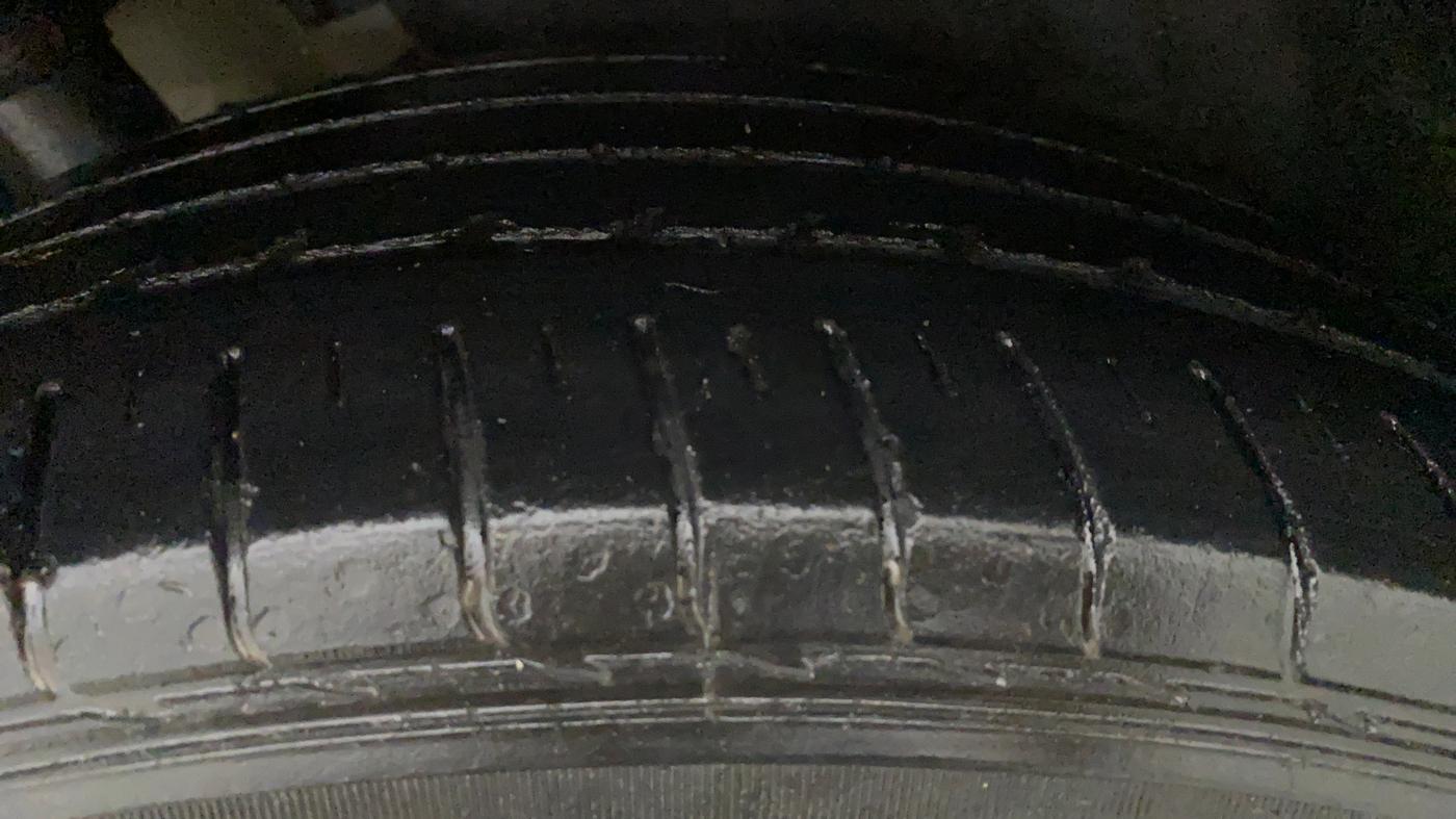 2017 Jeep Compass LIMITED 1.4 PETROL AT, Petrol, Automatic, 96,222 km, Left Front Tyre Tread