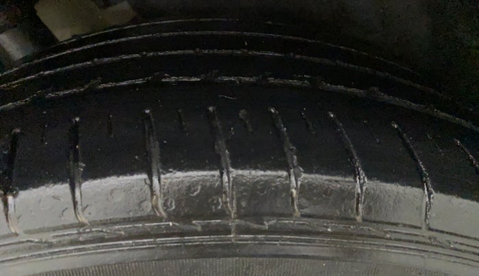 2017 Jeep Compass LIMITED 1.4 PETROL AT, Petrol, Automatic, 96,222 km, Left Front Tyre Tread