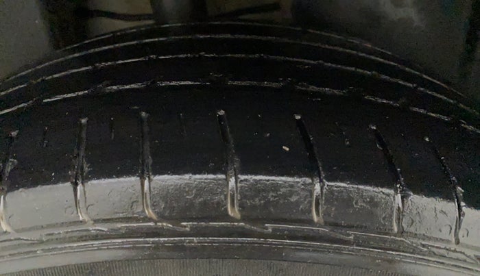 2017 Jeep Compass LIMITED 1.4 PETROL AT, Petrol, Automatic, 96,222 km, Right Front Tyre Tread