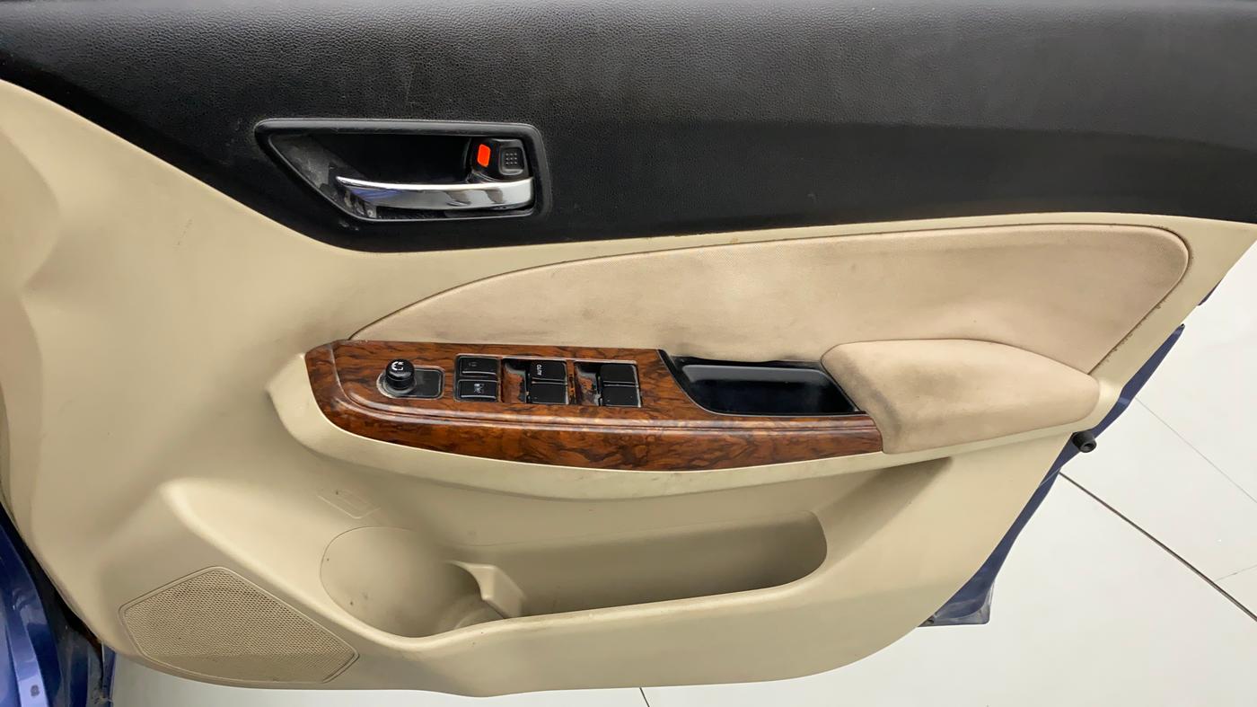 2017 Maruti Dzire VXI, Petrol, Manual, 36,349 km, Driver Side Door Panels Control
