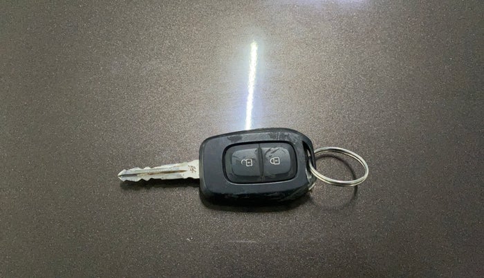 2021 Nissan MAGNITE XL, Petrol, Manual, 85,468 km, Key Close Up