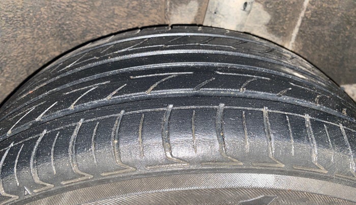 2021 Nissan MAGNITE XL, Petrol, Manual, 85,468 km, Left Rear Tyre Tread