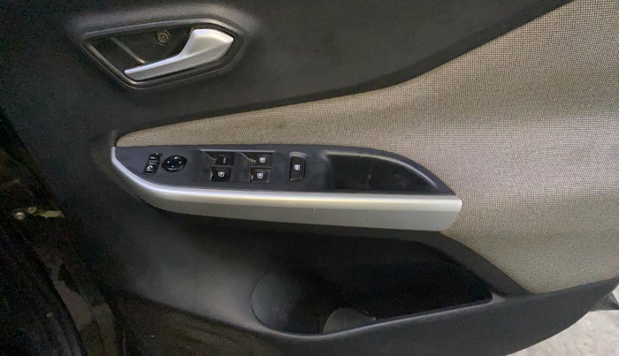 2021 Nissan MAGNITE XL, Petrol, Manual, 85,468 km, Driver Side Door Panels Control