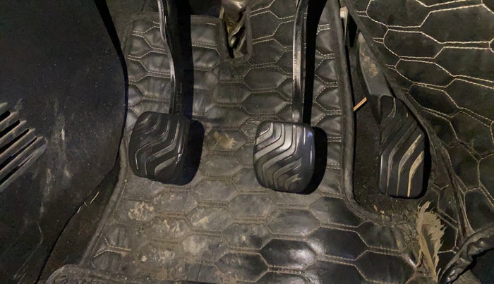 2021 Nissan MAGNITE XL, Petrol, Manual, 85,468 km, Pedals