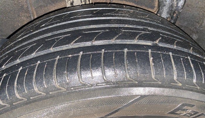 2021 Nissan MAGNITE XL, Petrol, Manual, 85,468 km, Right Rear Tyre Tread