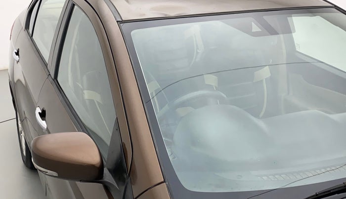 2016 Maruti Ciaz ZDI SHVS, Diesel, Manual, 85,590 km, Right A pillar - Minor scratches