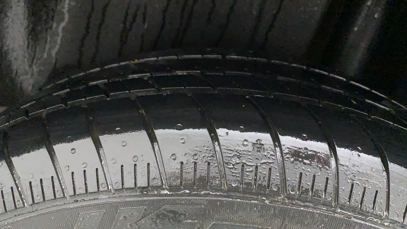 2016 Maruti Ciaz ZDI SHVS, Diesel, Manual, 85,590 km, Left Rear Tyre Tread