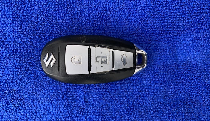 2016 Maruti Ciaz ZDI SHVS, Diesel, Manual, 85,590 km, Lock system - Keyless sensor not working