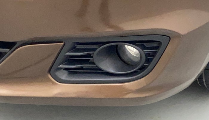 2016 Maruti Ciaz ZDI SHVS, Diesel, Manual, 85,590 km, Left fog light - Not working