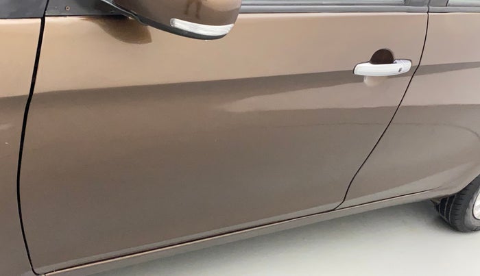 2016 Maruti Ciaz ZDI SHVS, Diesel, Manual, 85,590 km, Front passenger door - Slight discoloration
