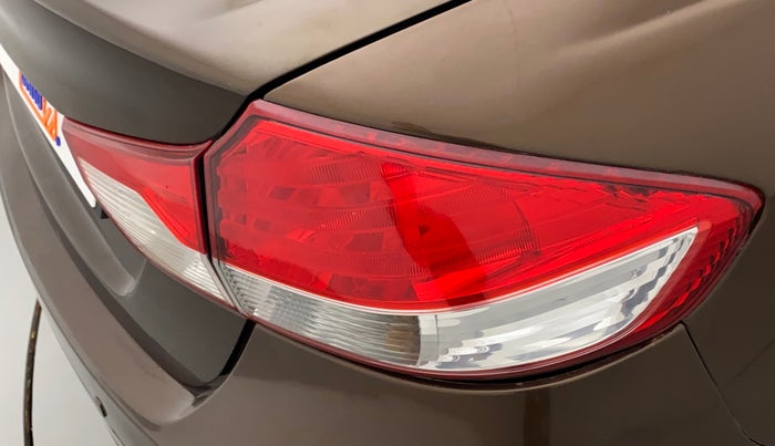 2016 Maruti Ciaz ZDI SHVS, Diesel, Manual, 85,590 km, Right tail light - Minor damage