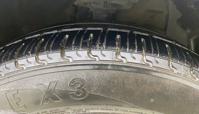 2015 Hyundai Xcent S 1.2, CNG, Manual, 97,853 km, Right Front Tyre Tread