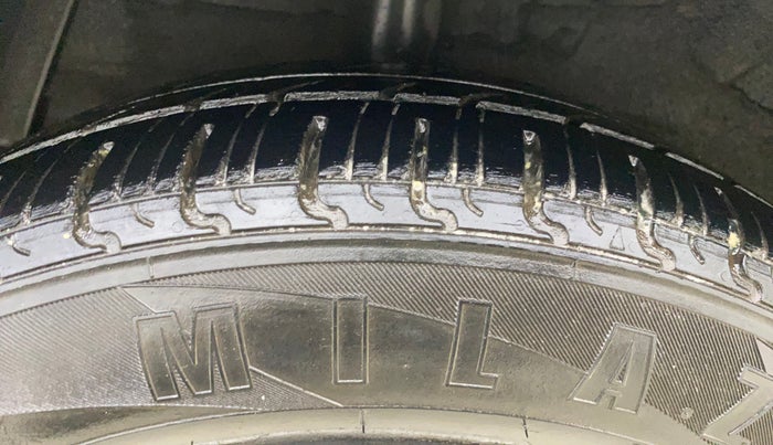 2015 Hyundai Xcent S 1.2, CNG, Manual, 97,853 km, Right Rear Tyre Tread