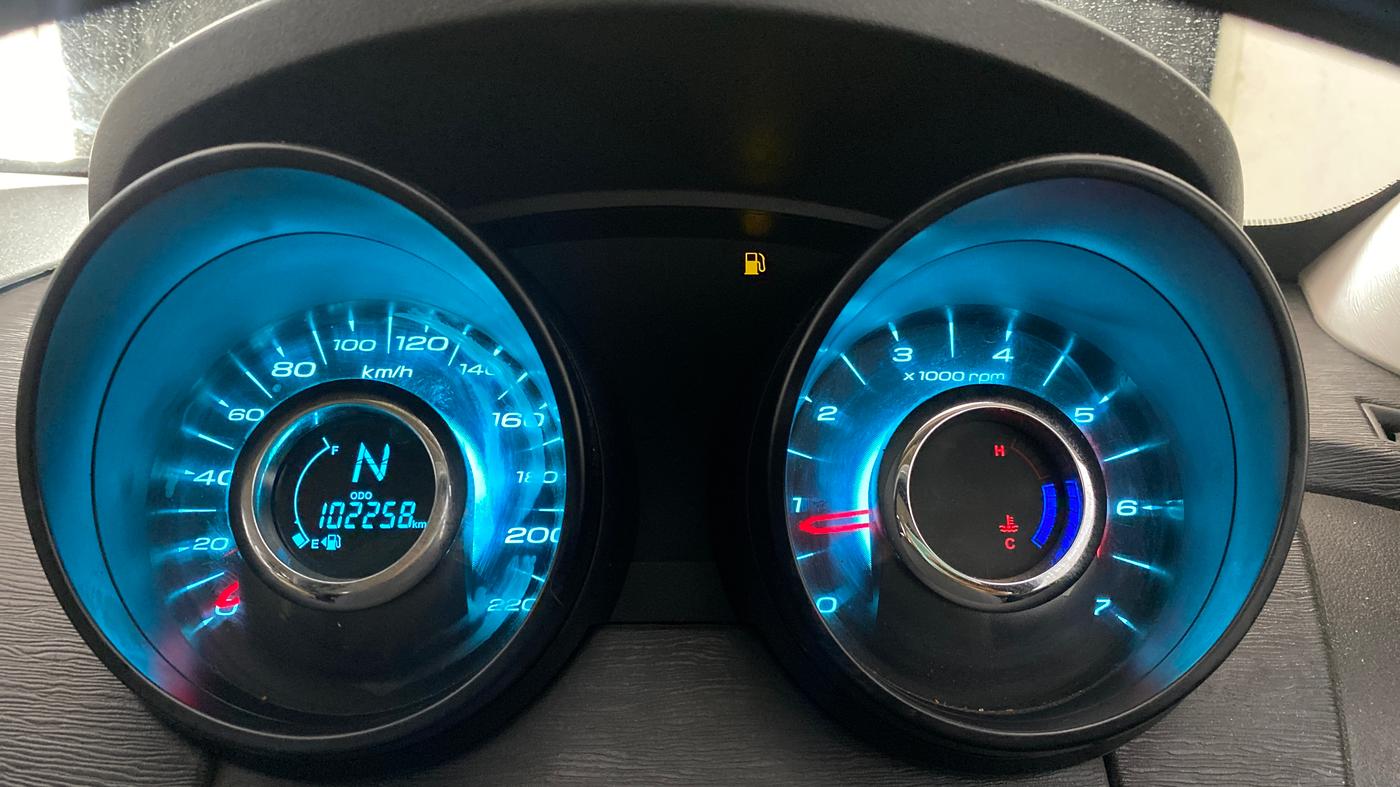2017 Mahindra XUV500 W4, Diesel, Manual, 1,02,257 km, Odometer Image