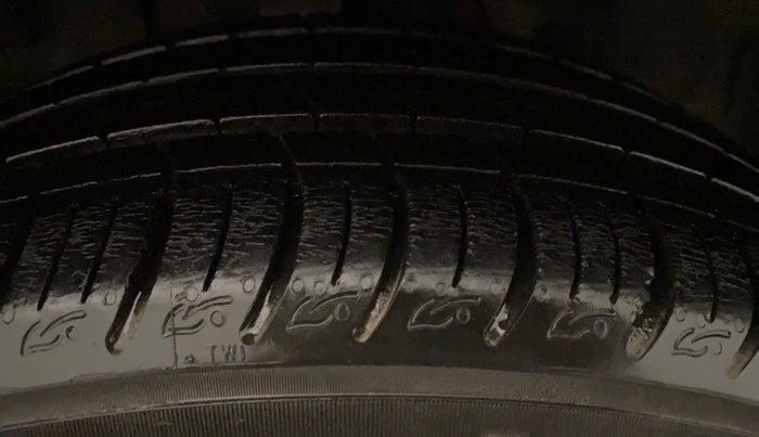 2020 Tata ALTROZ XZ PETROL, Petrol, Manual, 8,268 km, Left Front Tyre Tread