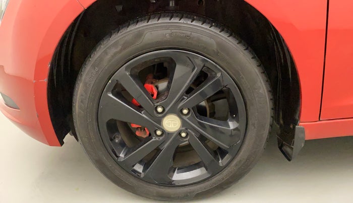 2020 Tata ALTROZ XZ PETROL, Petrol, Manual, 8,268 km, Left Front Wheel
