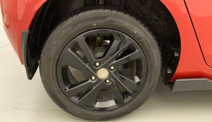 2020 Tata ALTROZ XZ PETROL, Petrol, Manual, 8,268 km, Right Rear Wheel