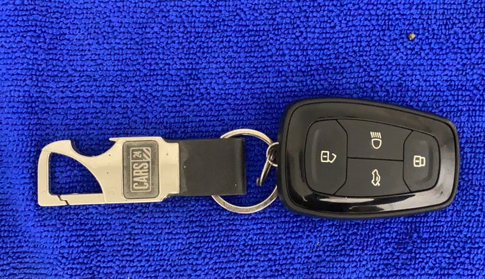 2020 Tata ALTROZ XZ PETROL, Petrol, Manual, 8,268 km, Key Close Up
