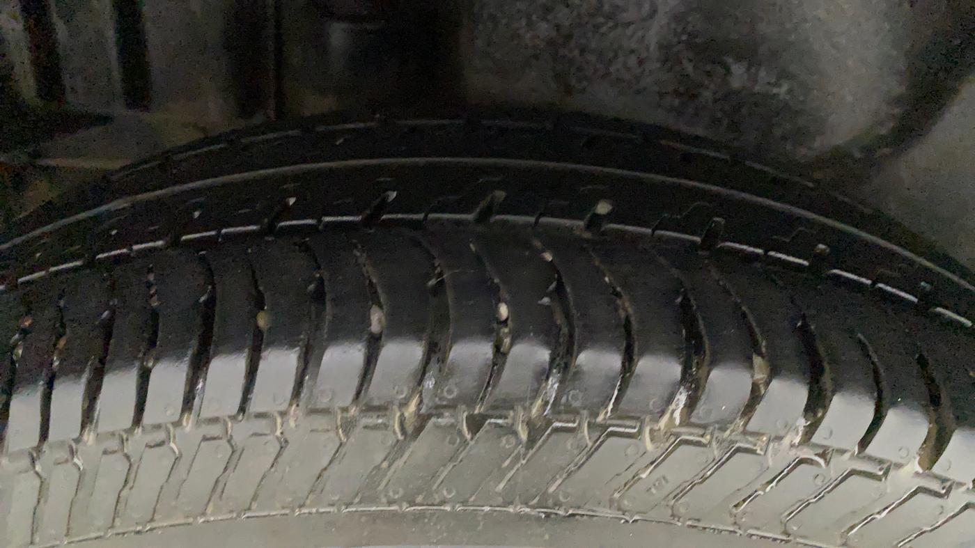 2012 Maruti Swift Dzire VXI, Petrol, Manual, 70,970 km, Right Rear Tyre Tread