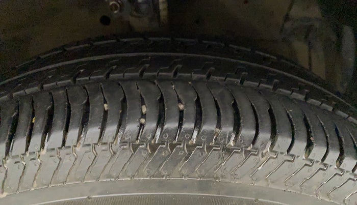 2012 Maruti Swift Dzire VXI, Petrol, Manual, 70,970 km, Right Front Tyre Tread