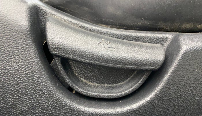 2017 Hyundai Grand i10 MAGNA 1.2 KAPPA VTVT, Petrol, Manual, 79,381 km, Driver Side Adjustment Panel