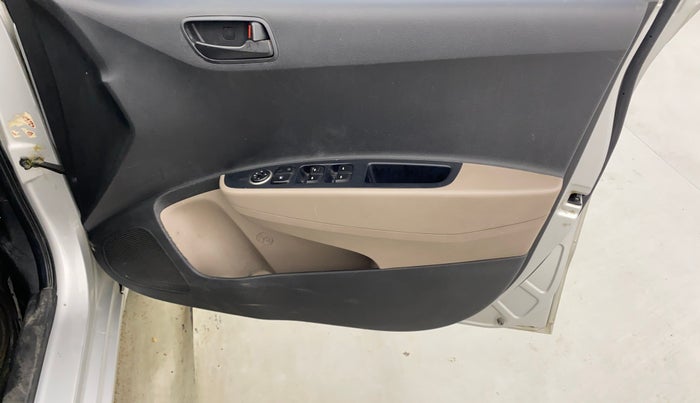 2017 Hyundai Grand i10 MAGNA 1.2 KAPPA VTVT, Petrol, Manual, 79,381 km, Driver Side Door Panels Control