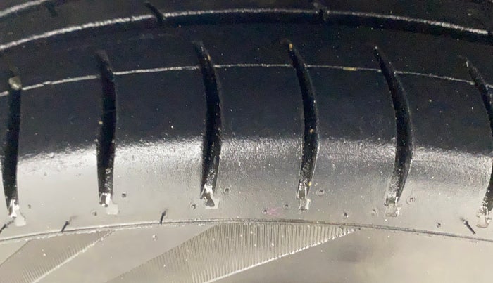 2017 Hyundai Grand i10 MAGNA 1.2 KAPPA VTVT, Petrol, Manual, 79,381 km, Right Front Tyre Tread