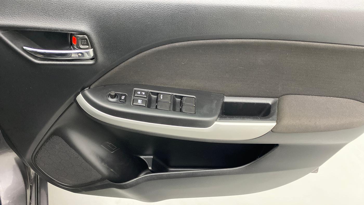 2016 Maruti Baleno ZETA 1.2 K12, Petrol, Manual, 40,183 km, Driver Side Door Panels Control