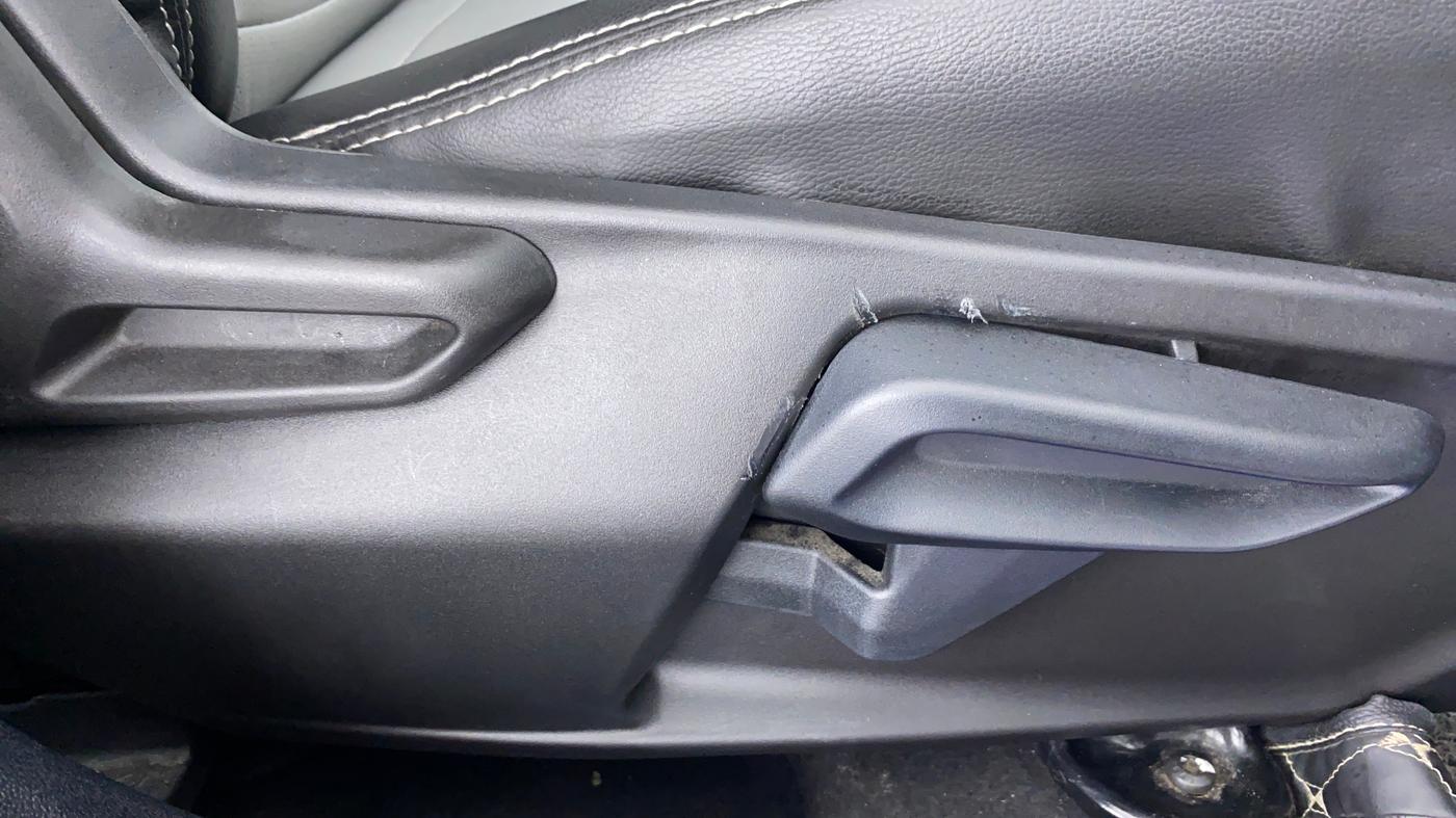 2020 Tata Tiago XZA+ 1.2 RTN, Petrol, Automatic, 8,893 km, Driver Side Adjustment Panel