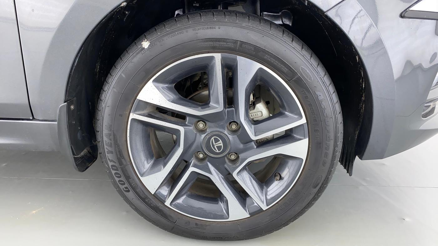 2020 Tata Tiago XZA+ 1.2 RTN, Petrol, Automatic, 8,893 km, Right Front Wheel