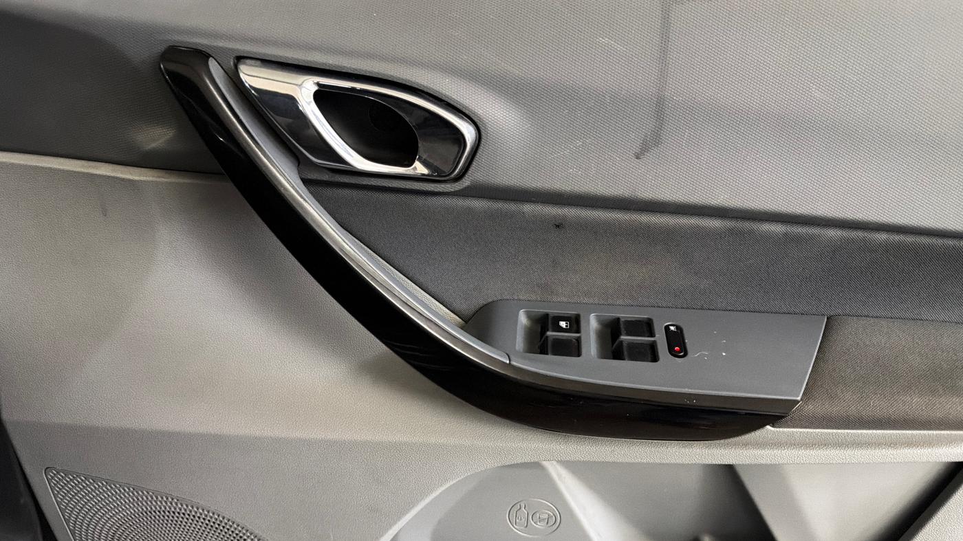 2022 Tata TIGOR XZ PLUS PETROL, Petrol, Manual, 29,005 km, Driver Side Door Panels Control
