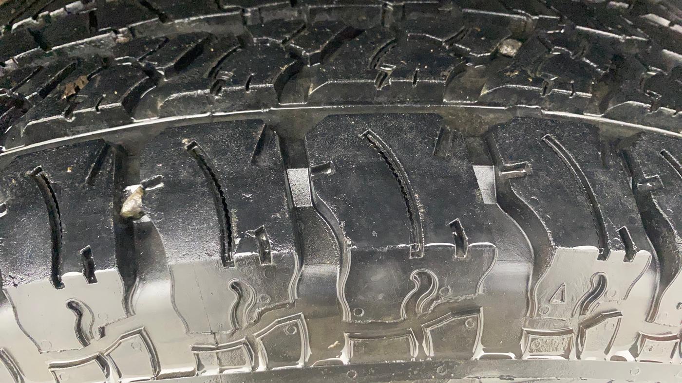 2021 Mahindra Thar LX PETROL HT 4WD AT, Petrol, Automatic, 55,472 km, Left Rear Tyre Tread