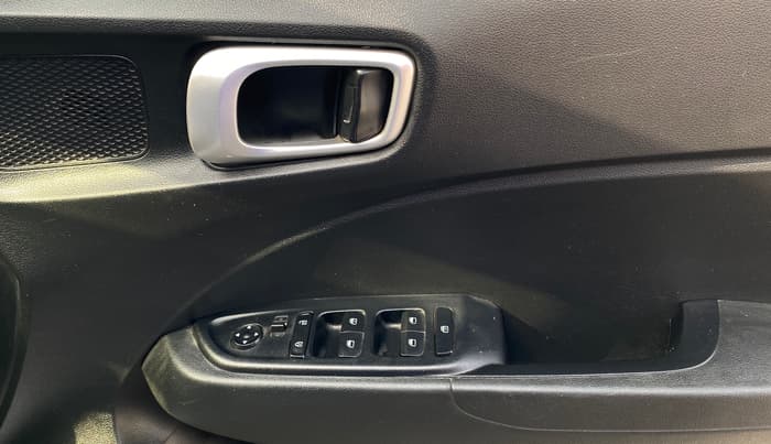 2021 Hyundai VENUE S 1.2, Petrol, Manual, 28,483 km, Driver Side Door Panels Control