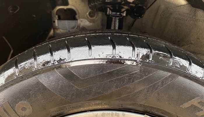 2021 Hyundai VENUE S 1.2, Petrol, Manual, 28,483 km, Left Front Tyre Tread
