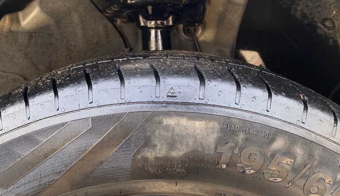 2021 Hyundai VENUE S 1.2, Petrol, Manual, 28,483 km, Right Front Tyre Tread