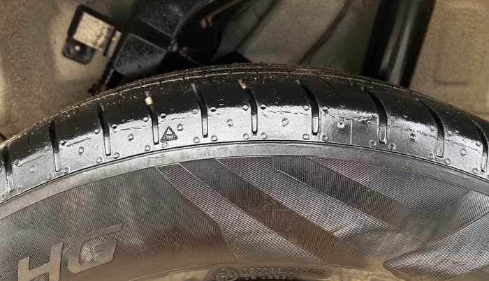 2021 Hyundai VENUE S 1.2, Petrol, Manual, 28,483 km, Left Rear Tyre Tread