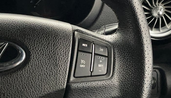 2021 Mahindra Thar LX PETROL HT 4WD AT, Petrol, Automatic, 60,999 km, Adaptive Cruise Control