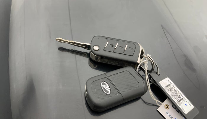 2021 Mahindra Thar LX PETROL HT 4WD AT, Petrol, Automatic, 60,999 km, Key Close Up