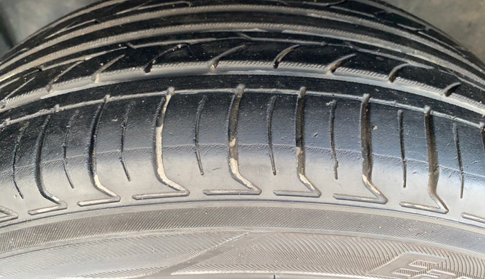 2018 Jeep Compass LIMITED 2.0 DIESEL, Diesel, Manual, 77,274 km, Left Front Tyre Tread