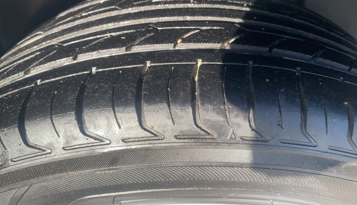 2018 Jeep Compass LIMITED 2.0 DIESEL, Diesel, Manual, 77,274 km, Left Rear Tyre Tread