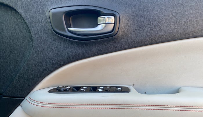 2018 Jeep Compass LIMITED 2.0 DIESEL, Diesel, Manual, 77,274 km, Driver Side Door Panels Control