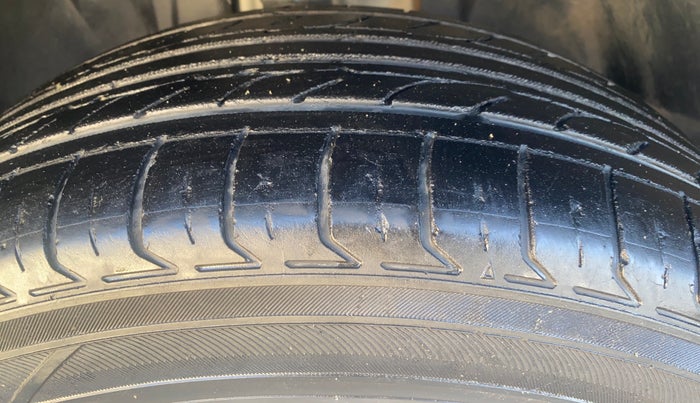 2018 Jeep Compass LIMITED 2.0 DIESEL, Diesel, Manual, 77,274 km, Right Front Tyre Tread