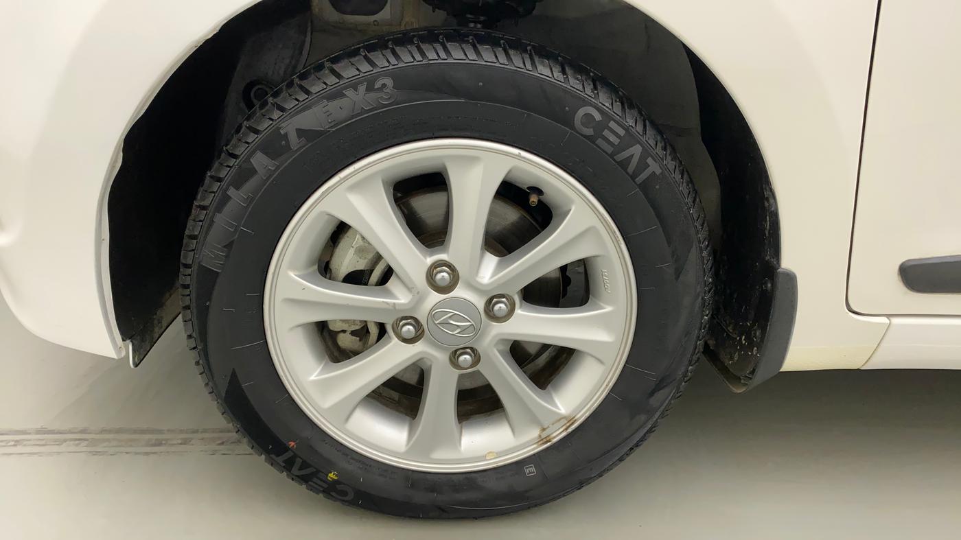 2015 Hyundai Grand i10 ASTA AT 1.2 KAPPA VTVT, Petrol, Automatic, 16,739 km, Left Front Wheel