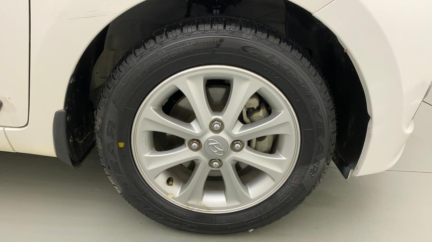 2015 Hyundai Grand i10 ASTA AT 1.2 KAPPA VTVT, Petrol, Automatic, 16,739 km, Right Front Wheel