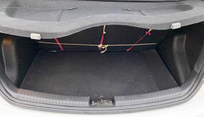2015 Hyundai Grand i10 ASTA AT 1.2 KAPPA VTVT, Petrol, Automatic, 16,739 km, Boot Inside